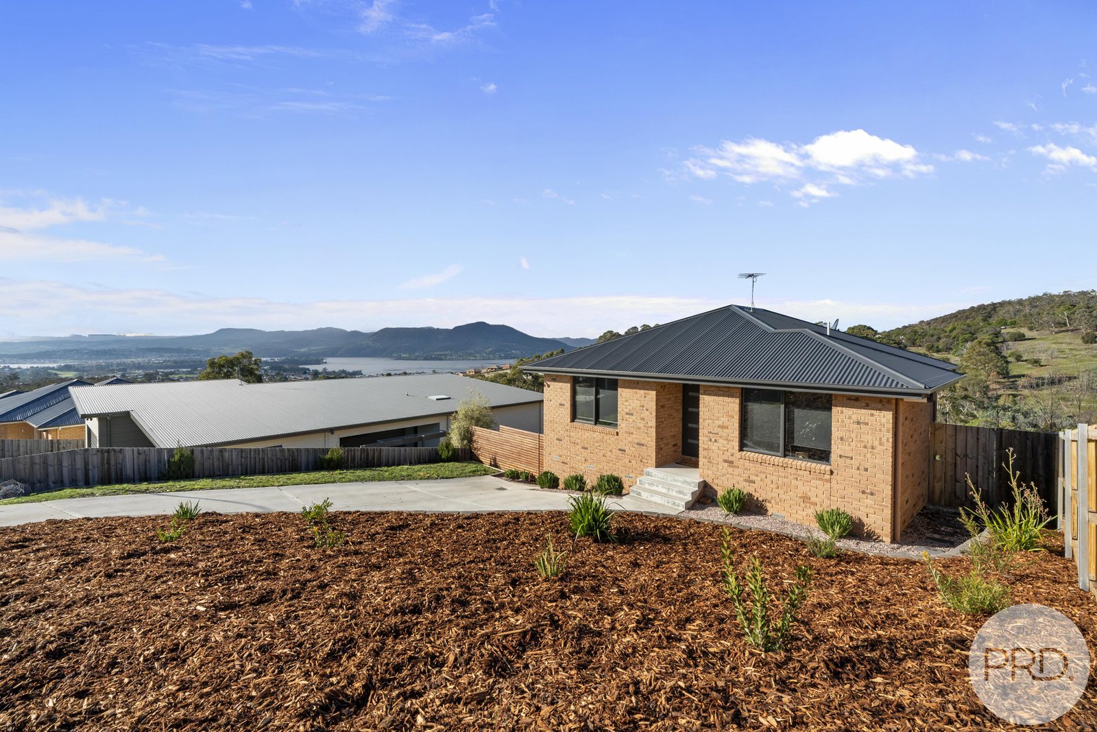 27 Wallcrest Road BERRIEDALE 3