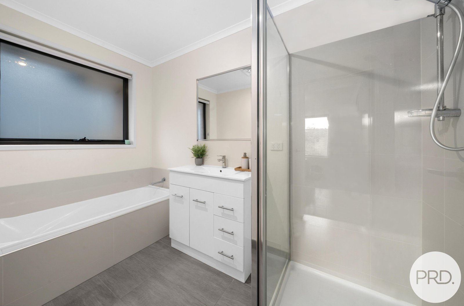 27 Wallcrest Road BERRIEDALE 10
