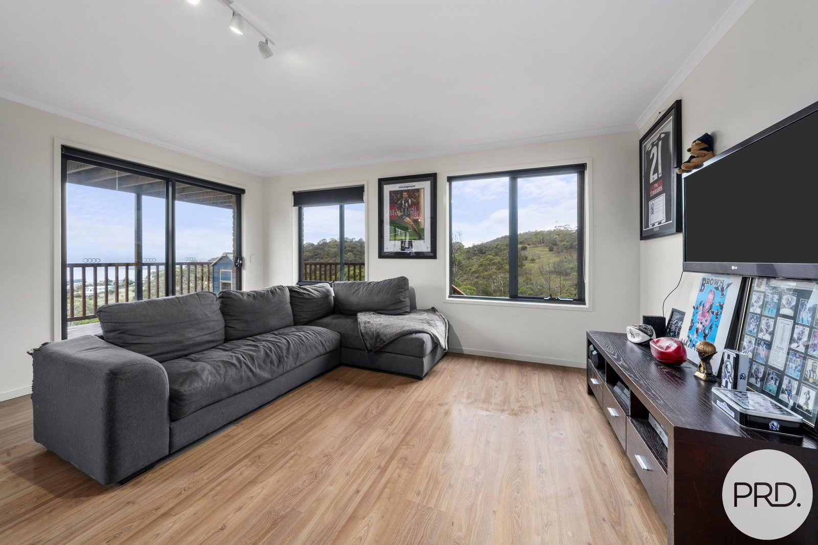 27 Wallcrest Road BERRIEDALE 15