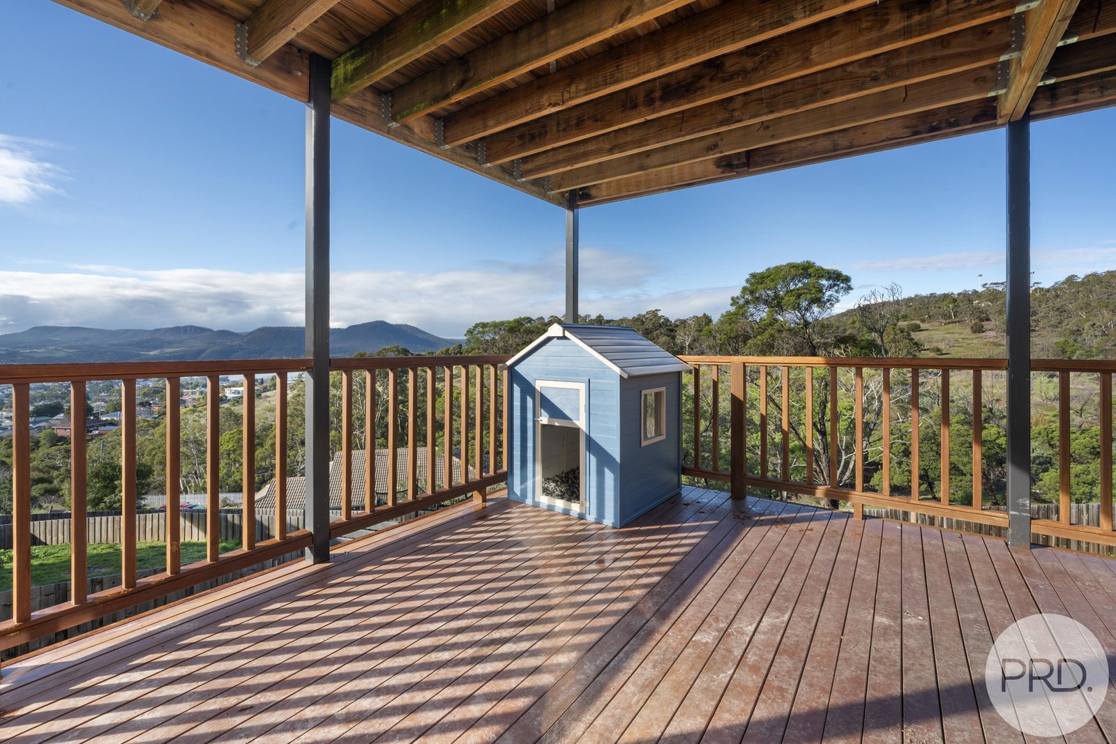 27 Wallcrest Road BERRIEDALE 16