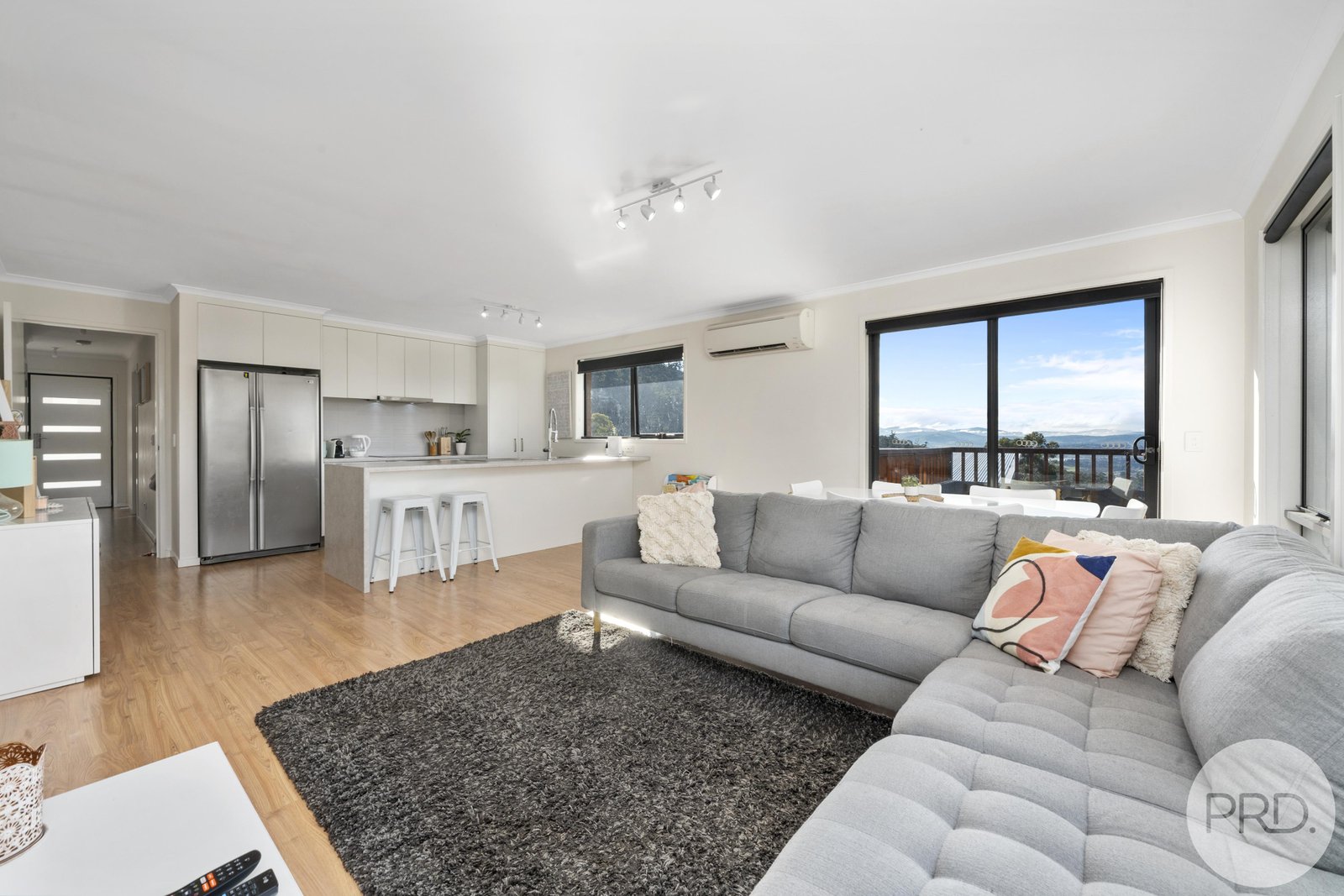 27 Wallcrest Road BERRIEDALE 19