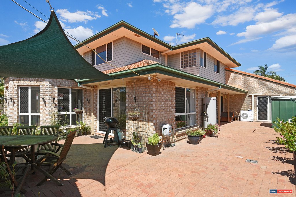 27 Warbler Parade VARSITY LAKES 4