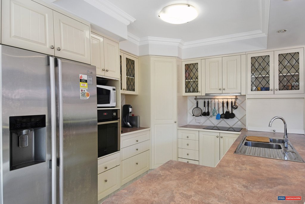 27 Warbler Parade VARSITY LAKES 7