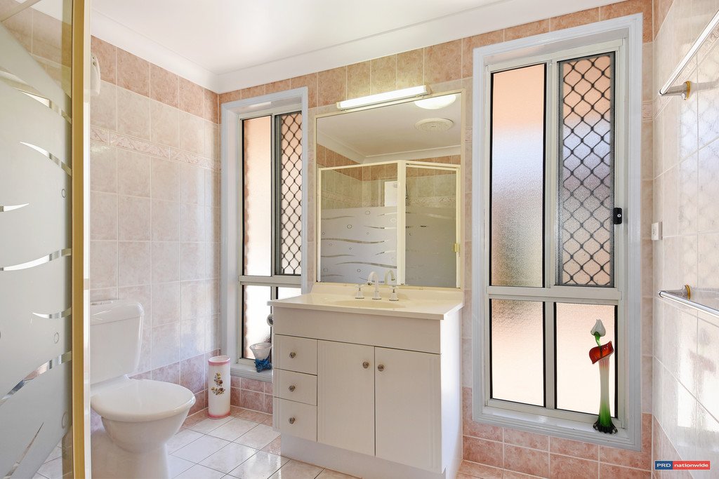 27 Warbler Parade VARSITY LAKES 11