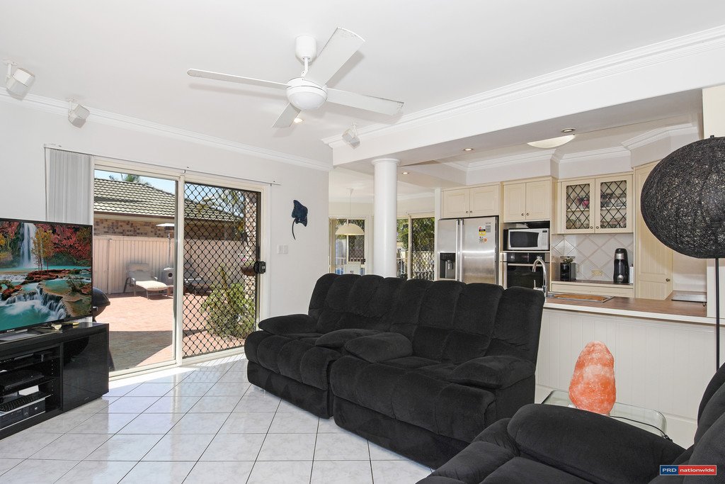 27 Warbler Parade VARSITY LAKES 12