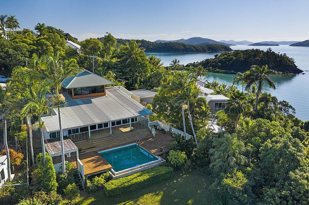 27 Warrain Street SHUTE HARBOUR 1