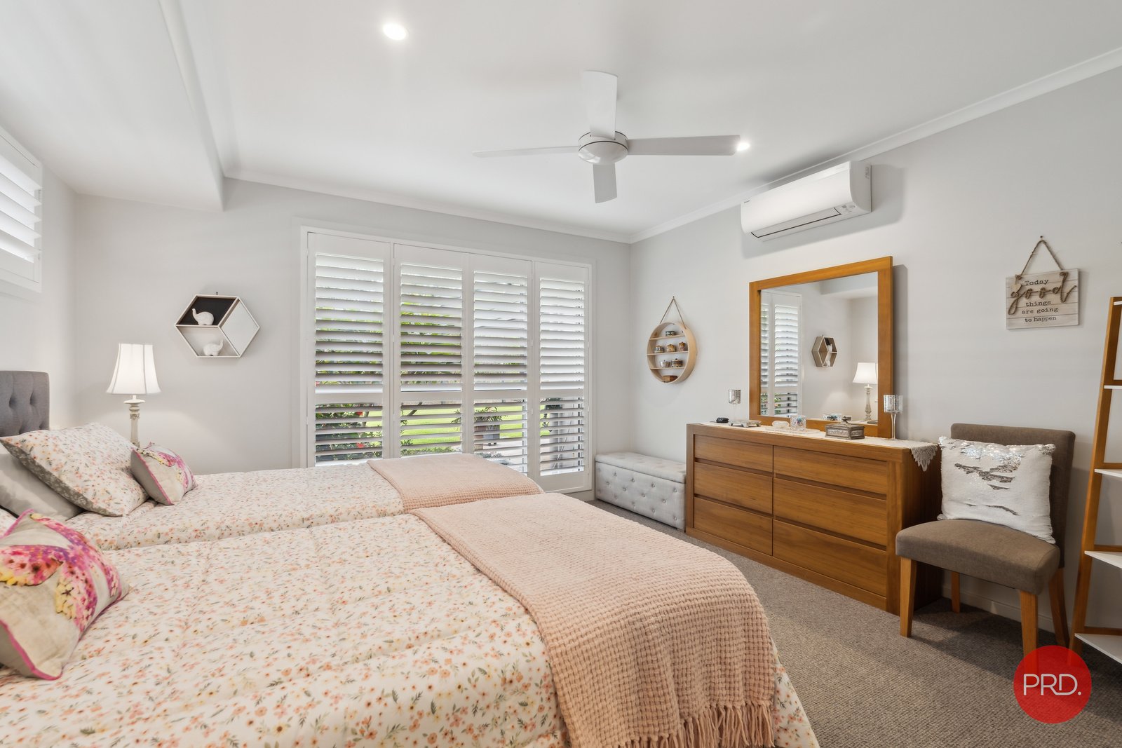 27 Watergum Close SAPPHIRE BEACH 14
