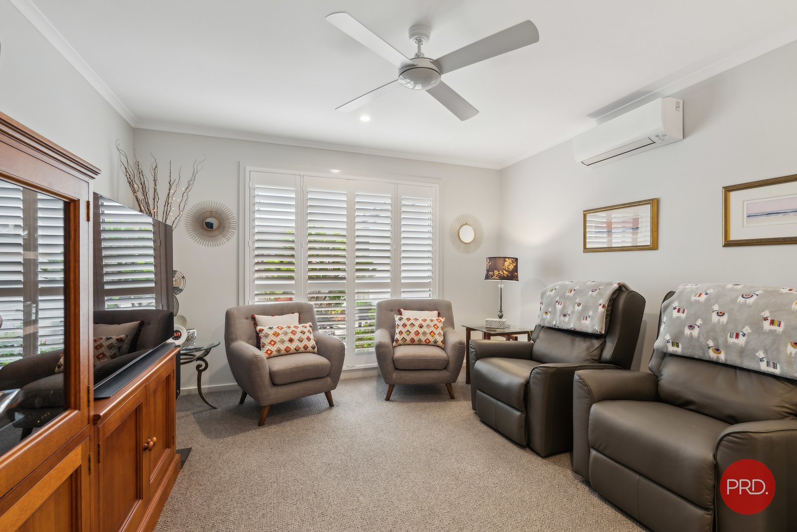 27 Watergum Close SAPPHIRE BEACH 17