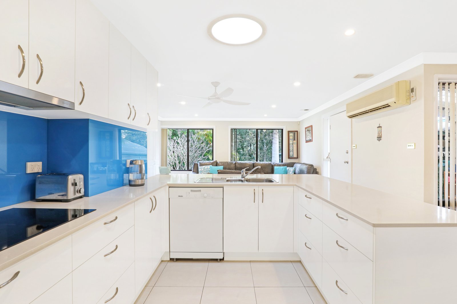 27 William Beach Road KANAHOOKA 4