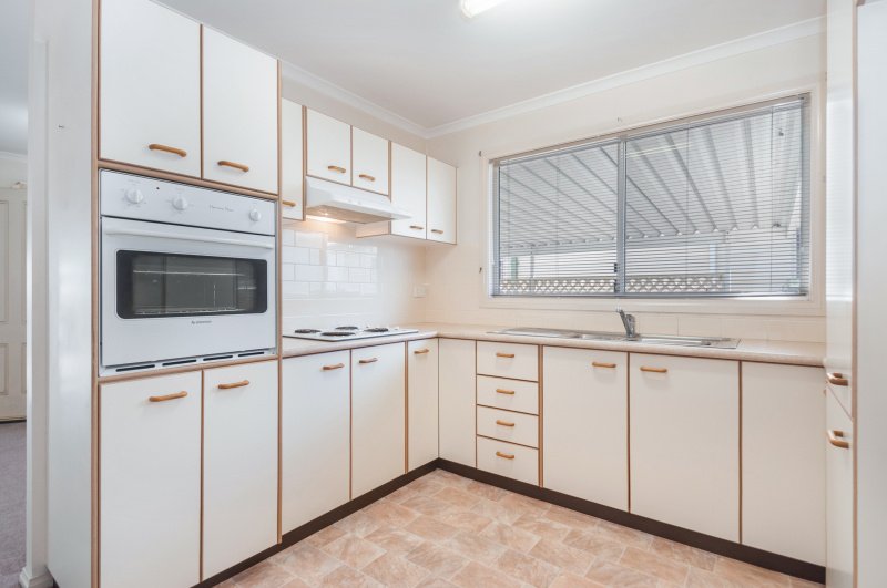 27 Willow Tree Avenue KANAHOOKA 2