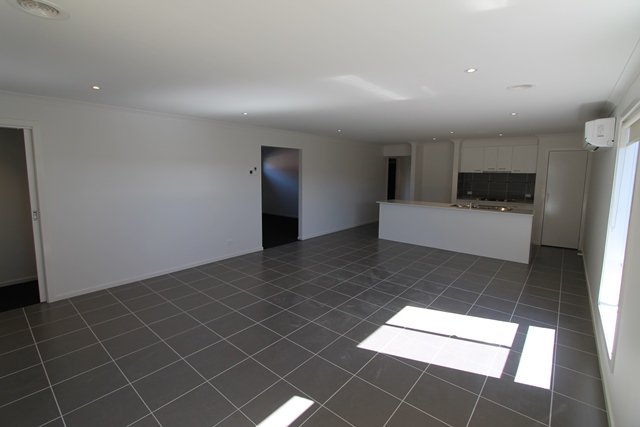 27 Wilmott Street Lucas 4