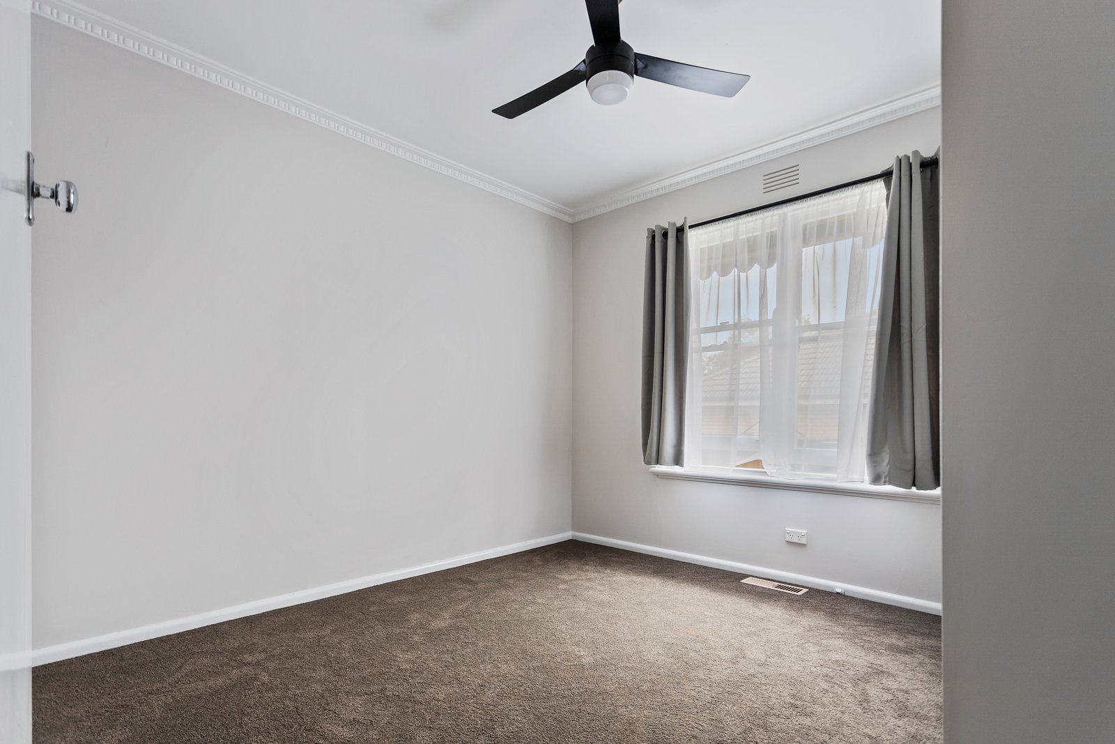 27 Wilson Street LONG GULLY 8