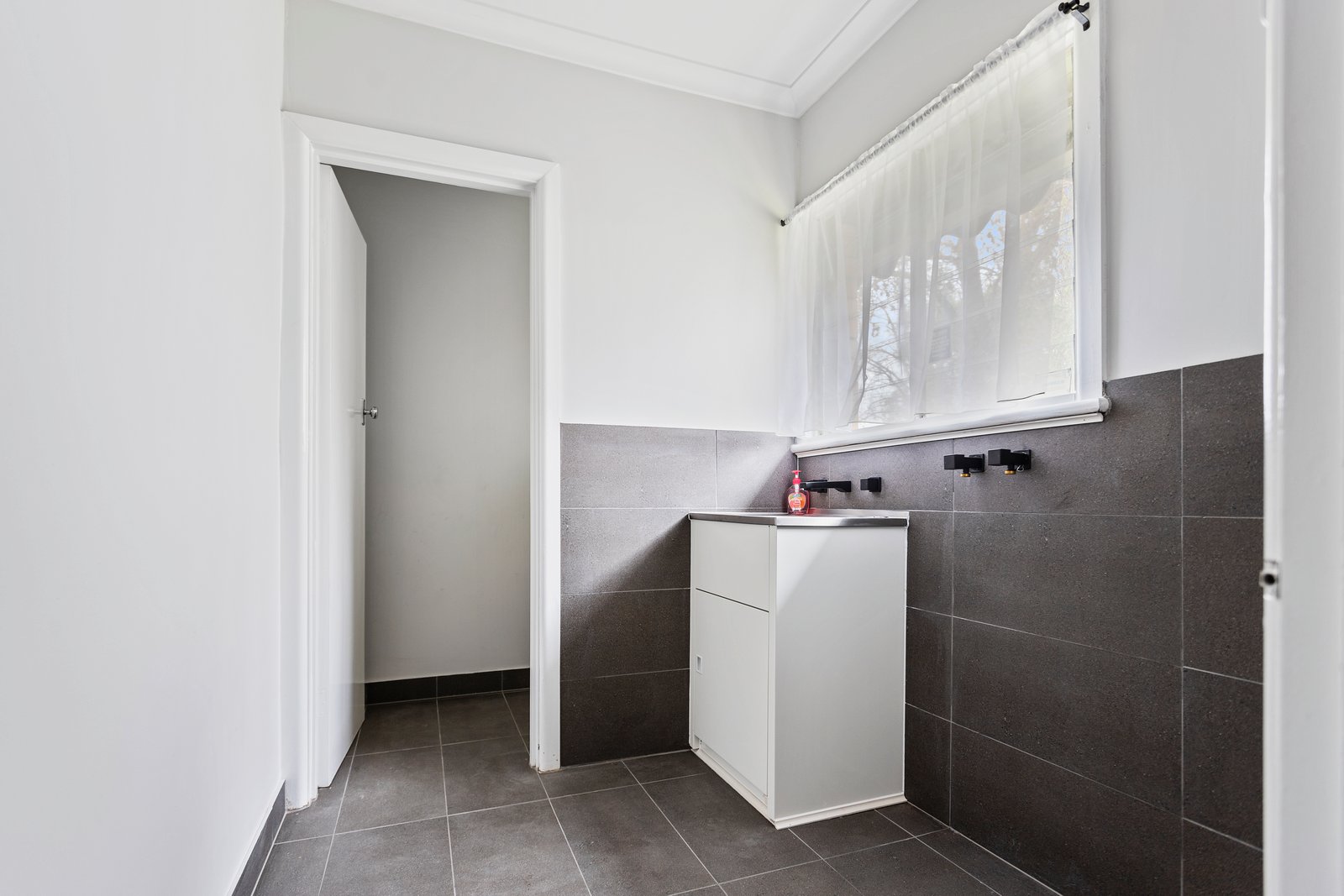 27 Wilson Street LONG GULLY 10