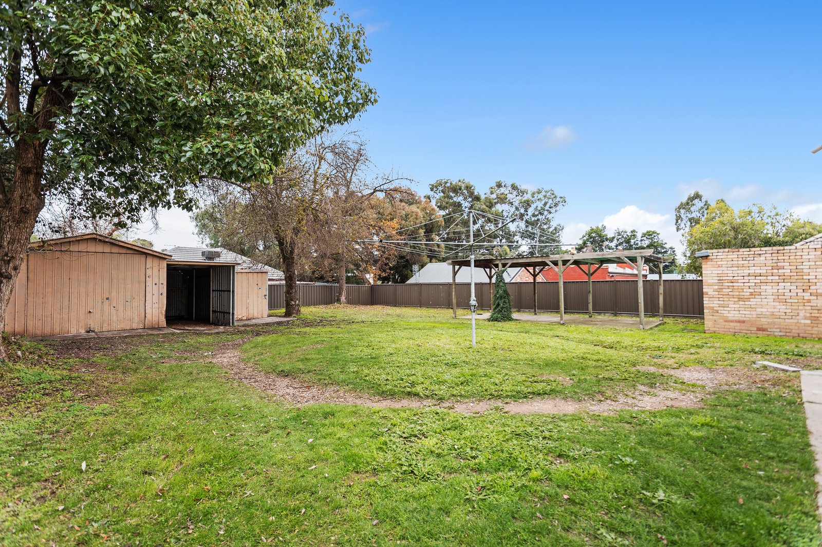 27 Wilson Street LONG GULLY 12