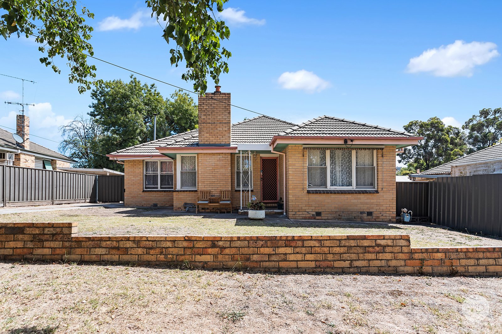 27 Wilson Street LONG GULLY 1