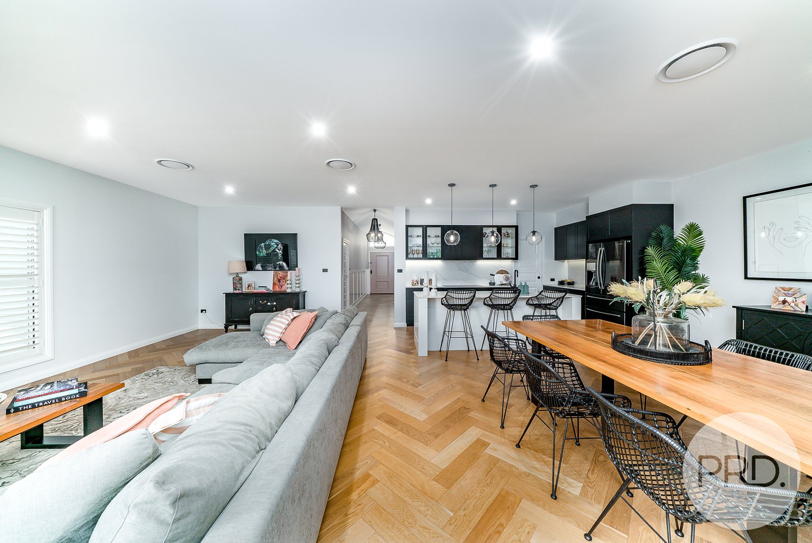 27 Wiveon Street GOBBAGOMBALIN 2