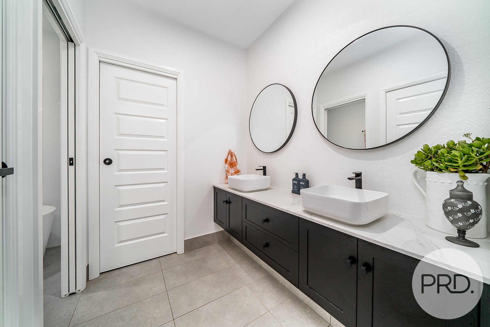 27 Wiveon Street GOBBAGOMBALIN 17