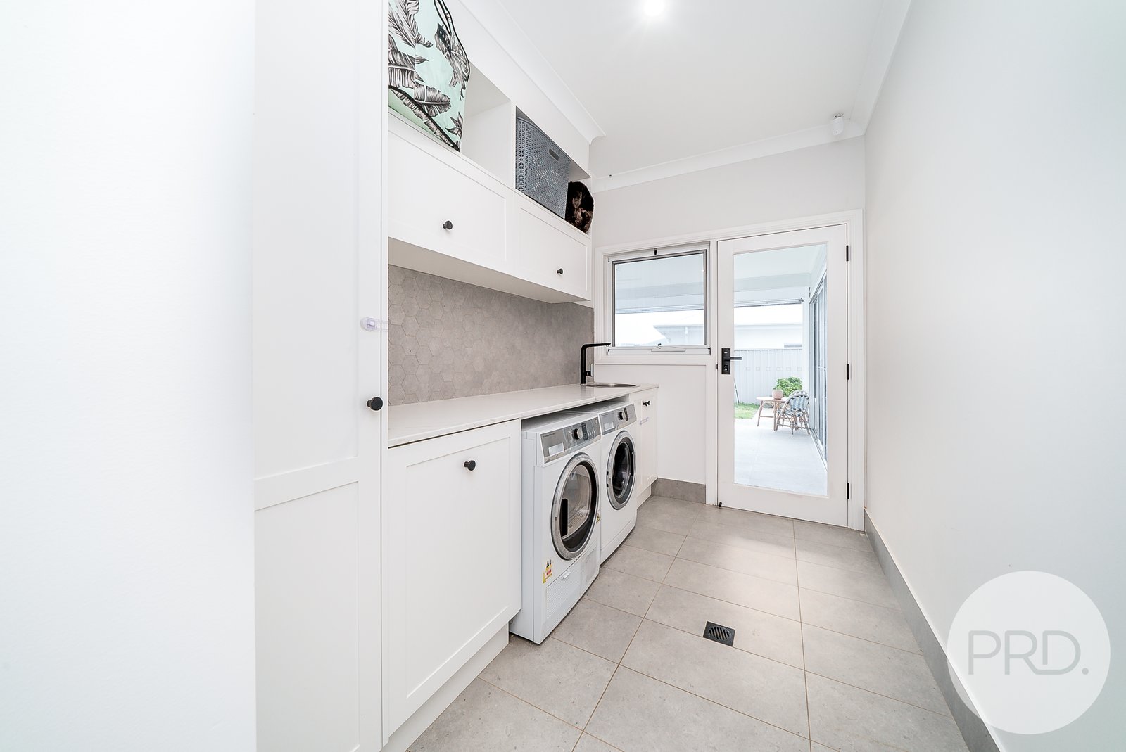 27 Wiveon Street GOBBAGOMBALIN 19