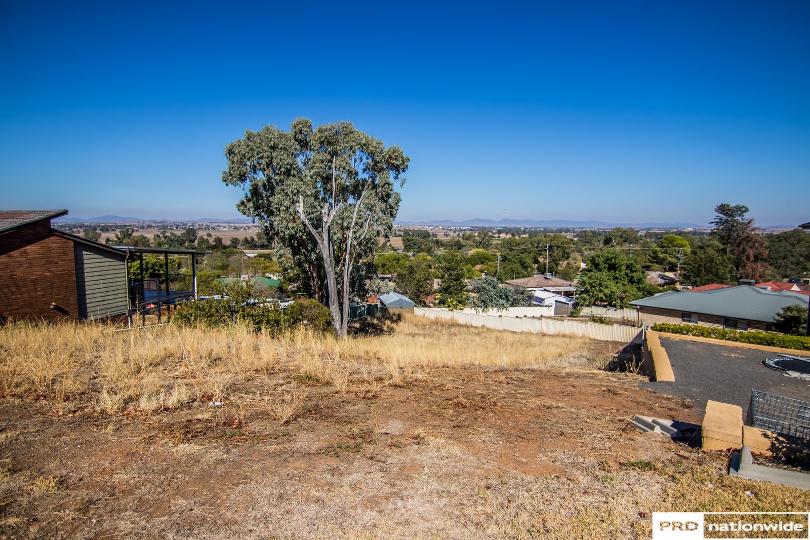 27 Woodbry Crescent TAMWORTH 8
