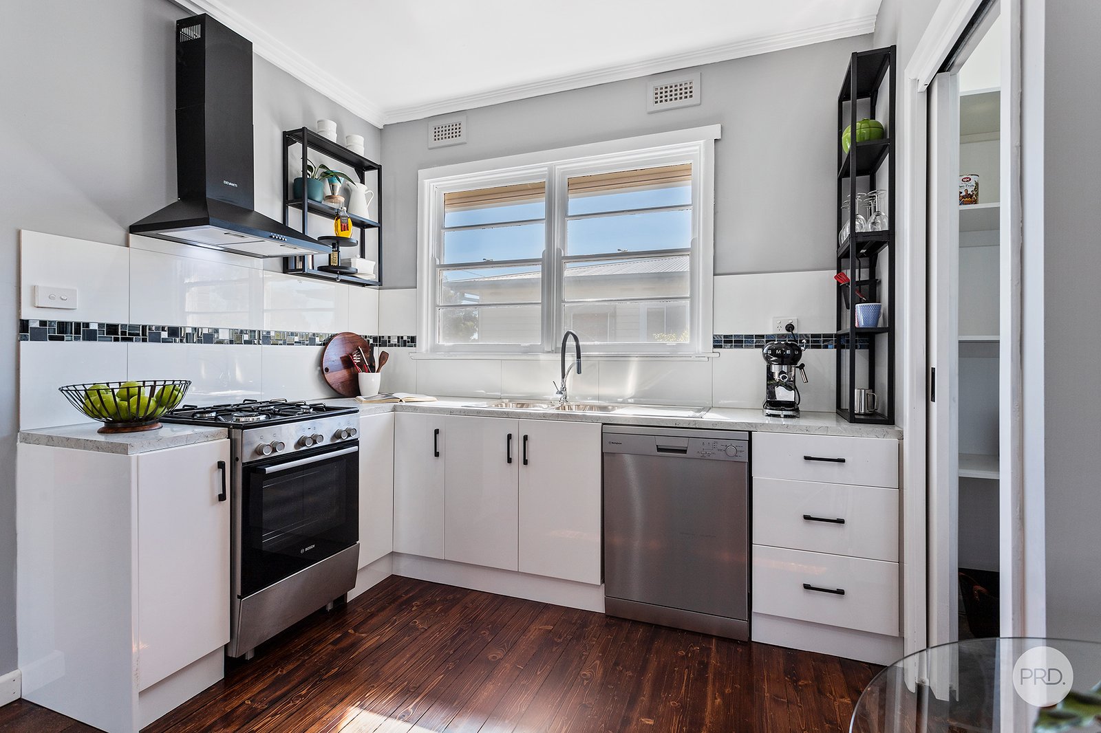 27 Woolcock Avenue KANGAROO FLAT 6
