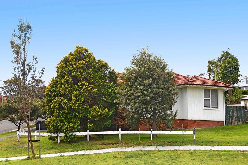 27 Woomera Road LITTLE BAY 1