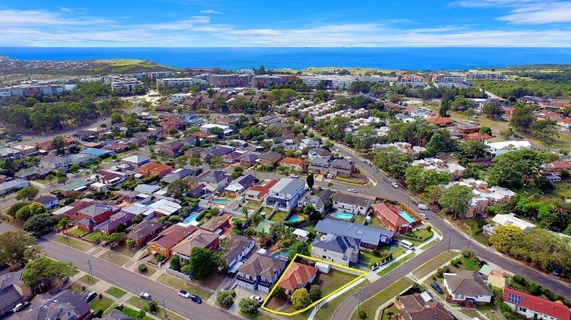 27 Woomera Road LITTLE BAY 6