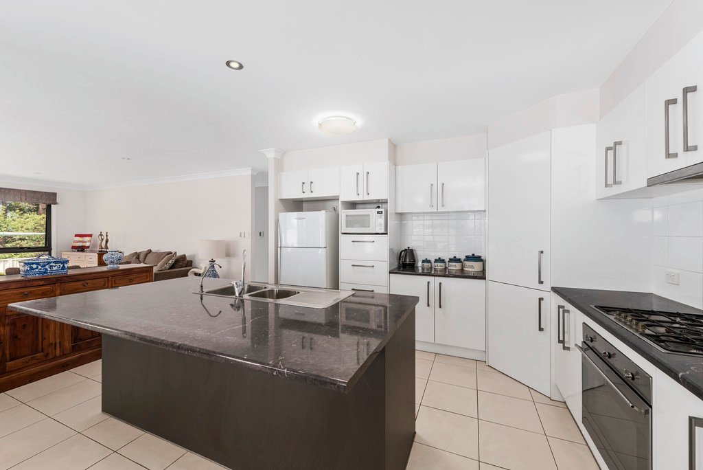 27 Worland Drive BOAMBEE EAST 9