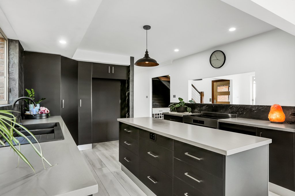 27 Wybalena Avenue KOONAWARRA 6