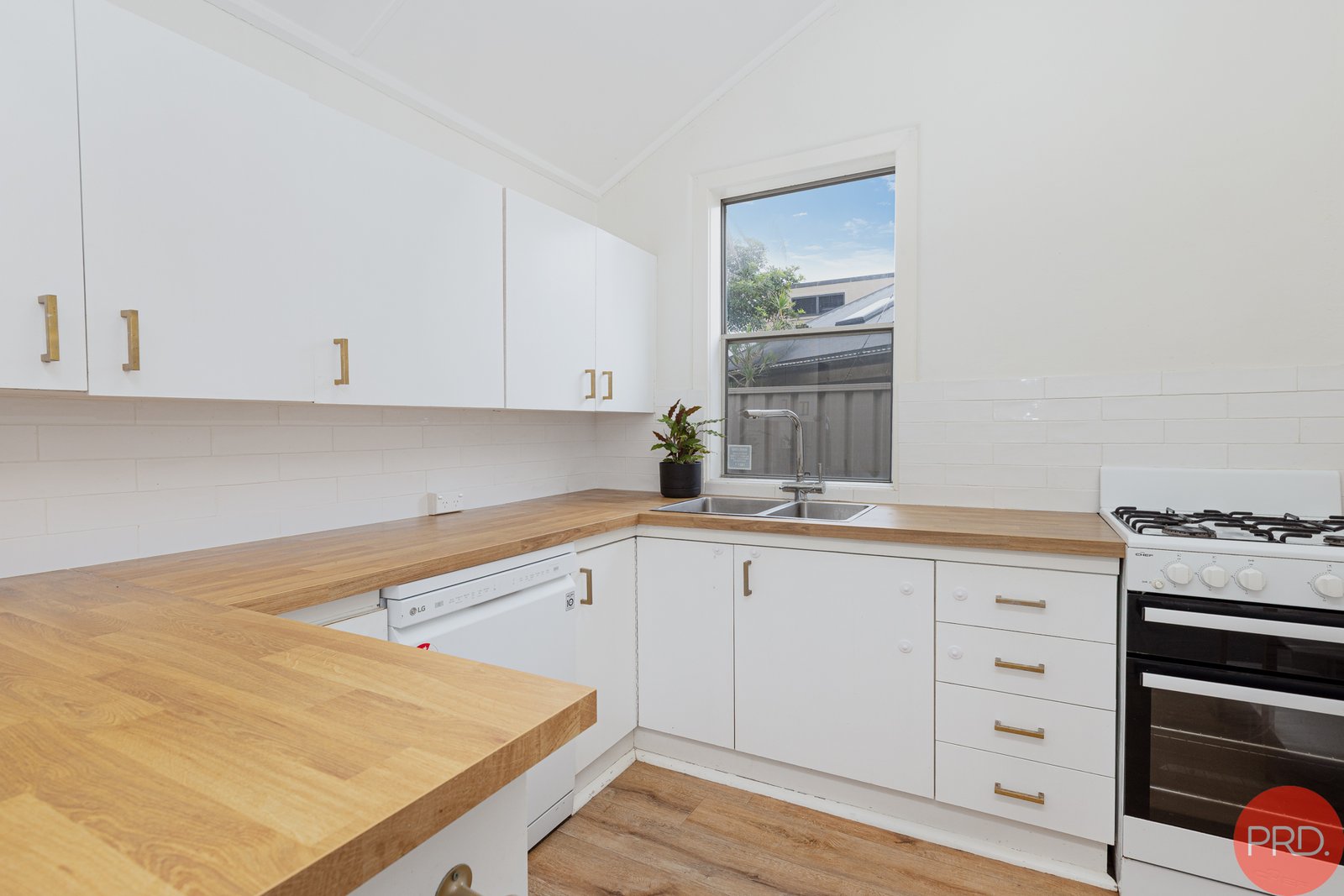 270 Fullerton Street STOCKTON 4