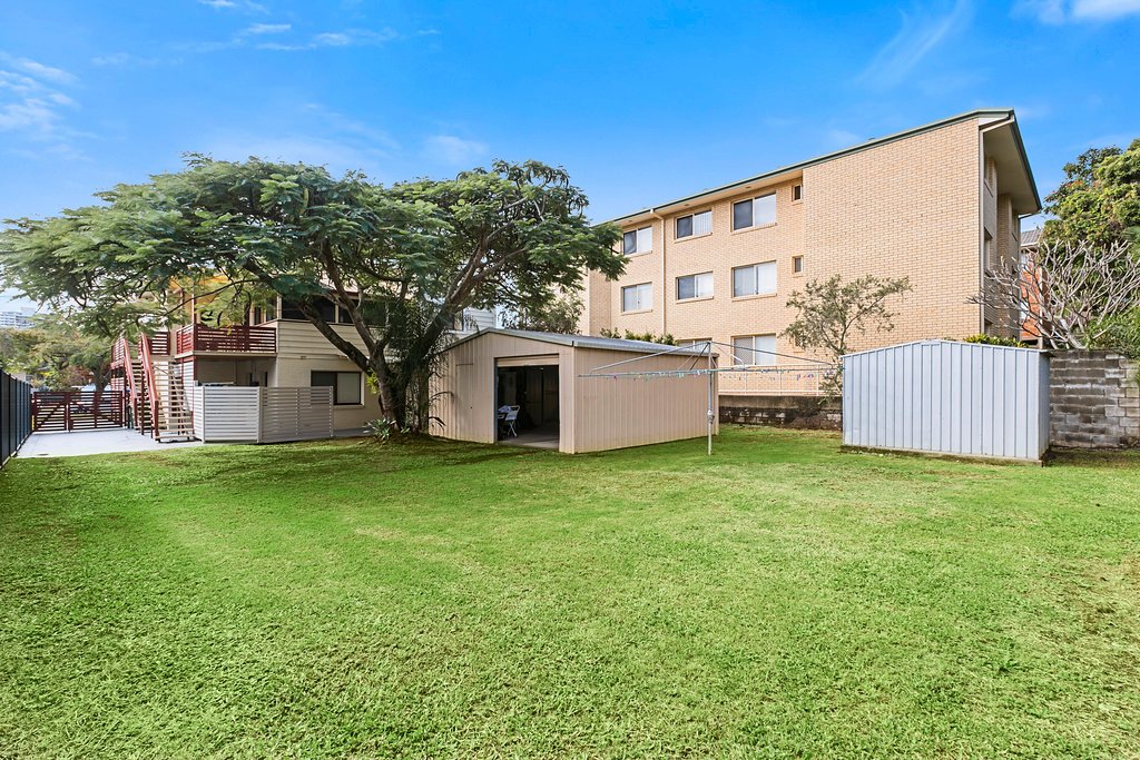 2/70 Stapylton Street COOLANGATTA 2