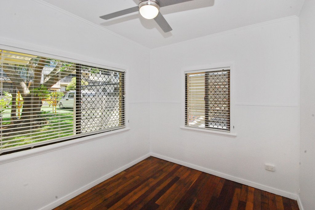 2/70 Stapylton Street COOLANGATTA 6