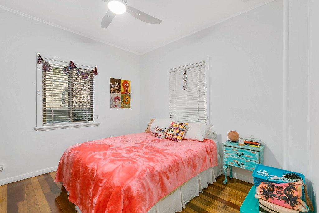 2/70 Stapylton Street COOLANGATTA 3