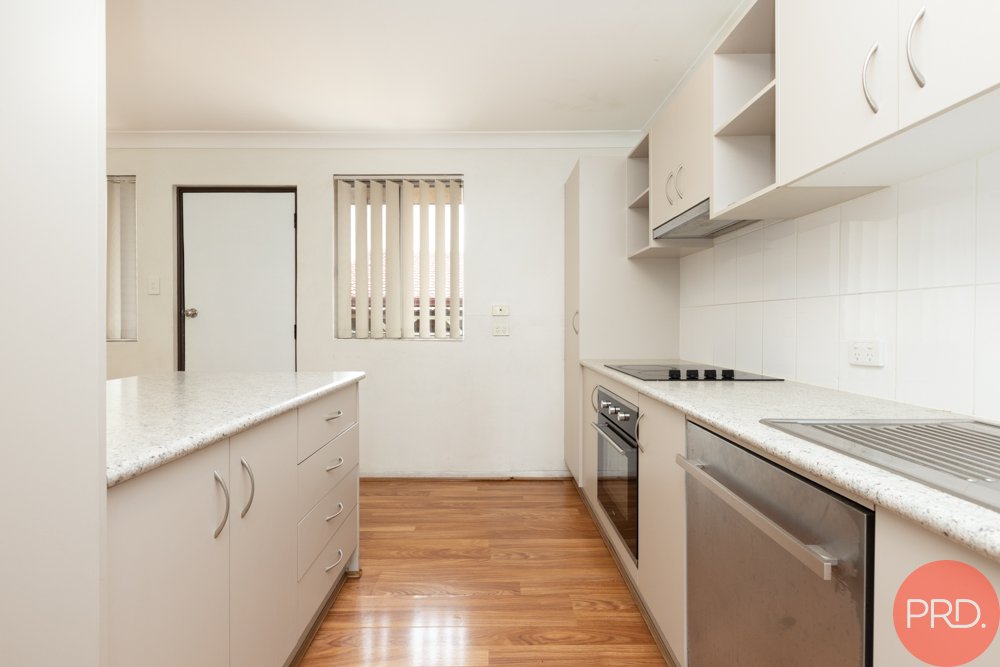 2/70 Weblands Street RUTHERFORD 5