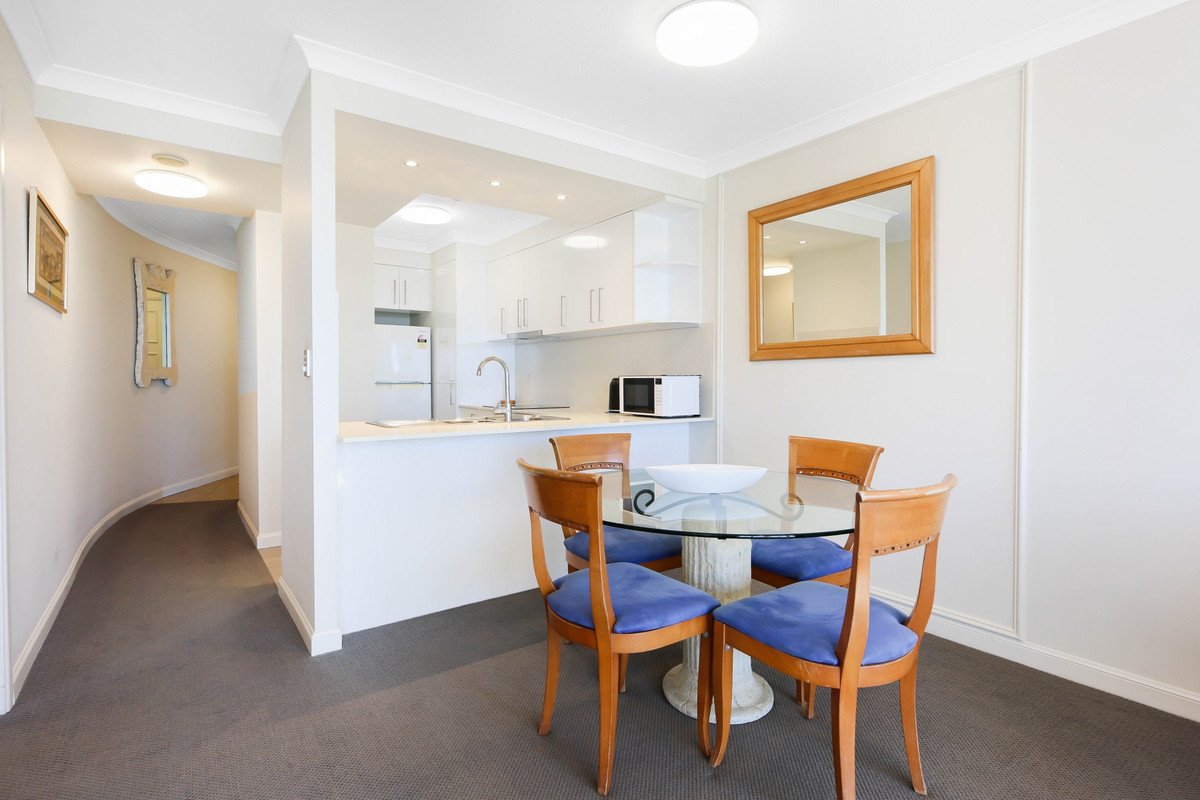 2703/220 The Esplanade Burleigh Heads 5