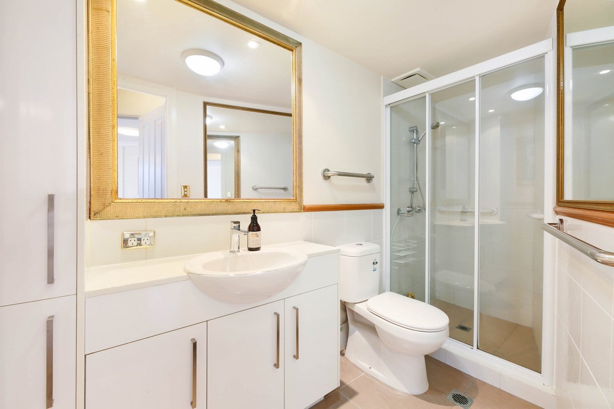 2703/220 The Esplanade Burleigh Heads 11