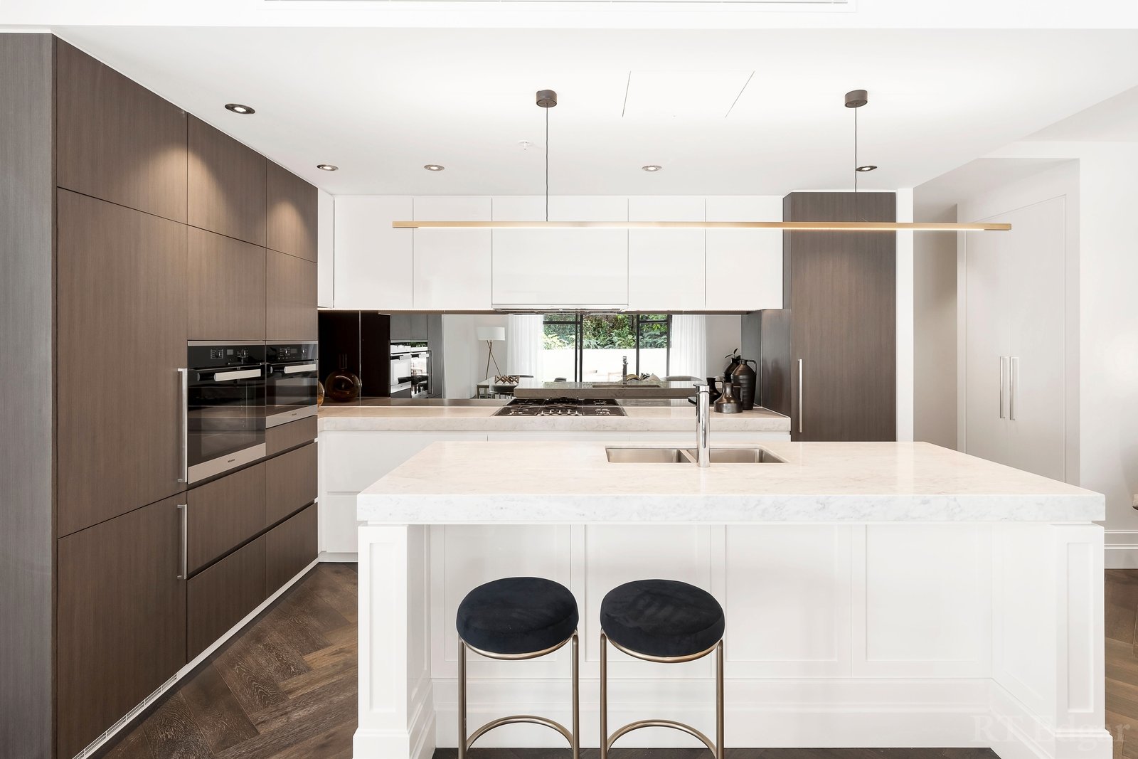 Real Estate and Property in 2/705 Orrong Road, Toorak, VIC