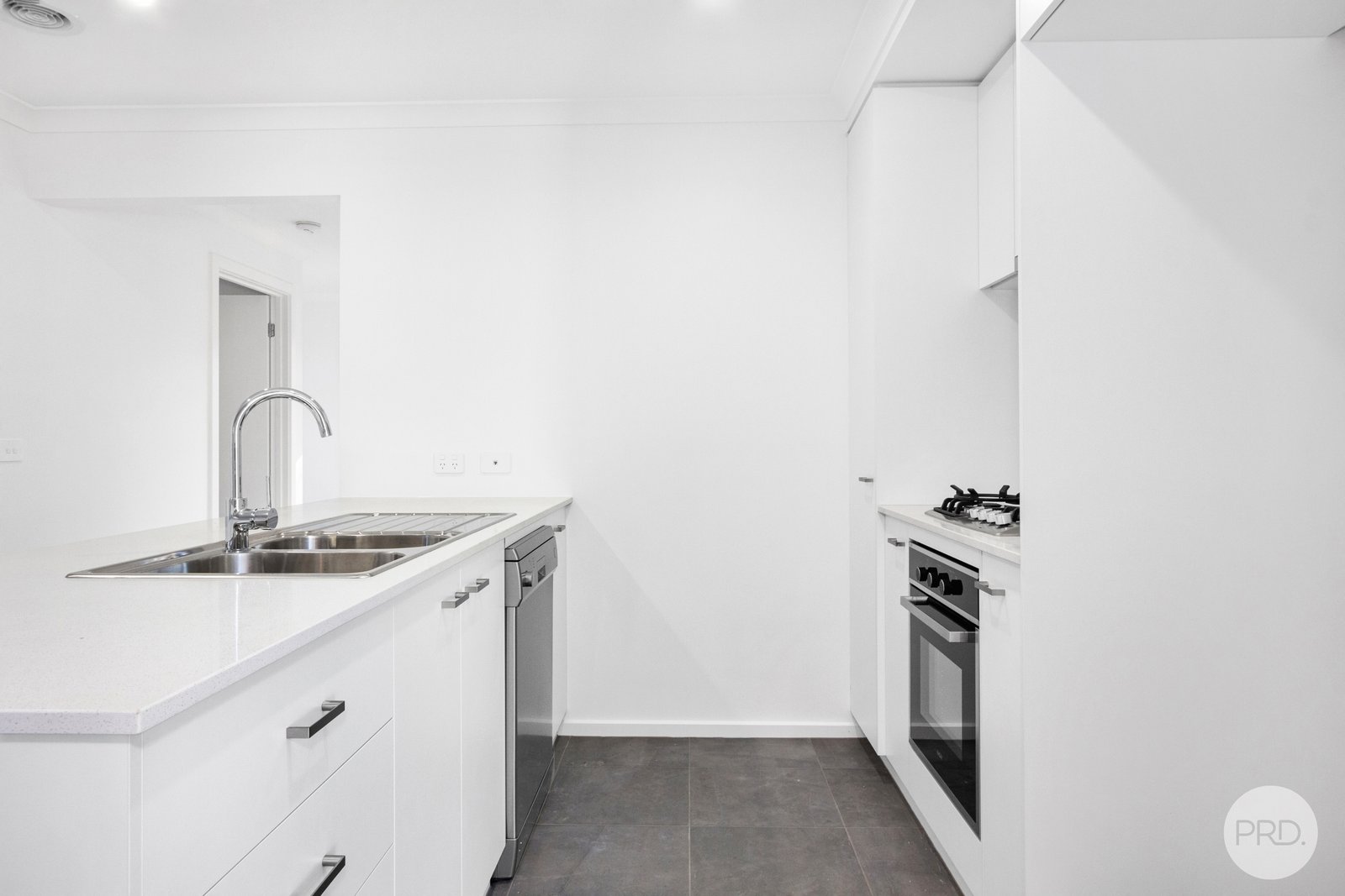 2/705 Skipton Street REDAN 3