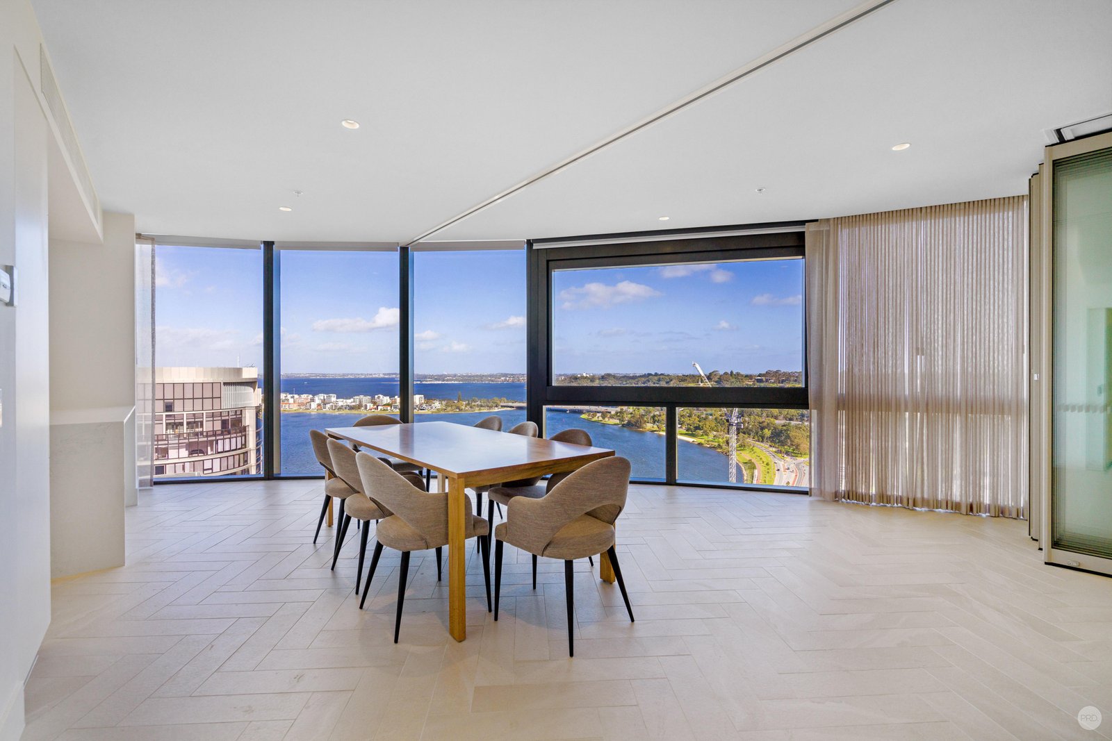 2705/1 Geoffrey Bolton Avenue PERTH 11