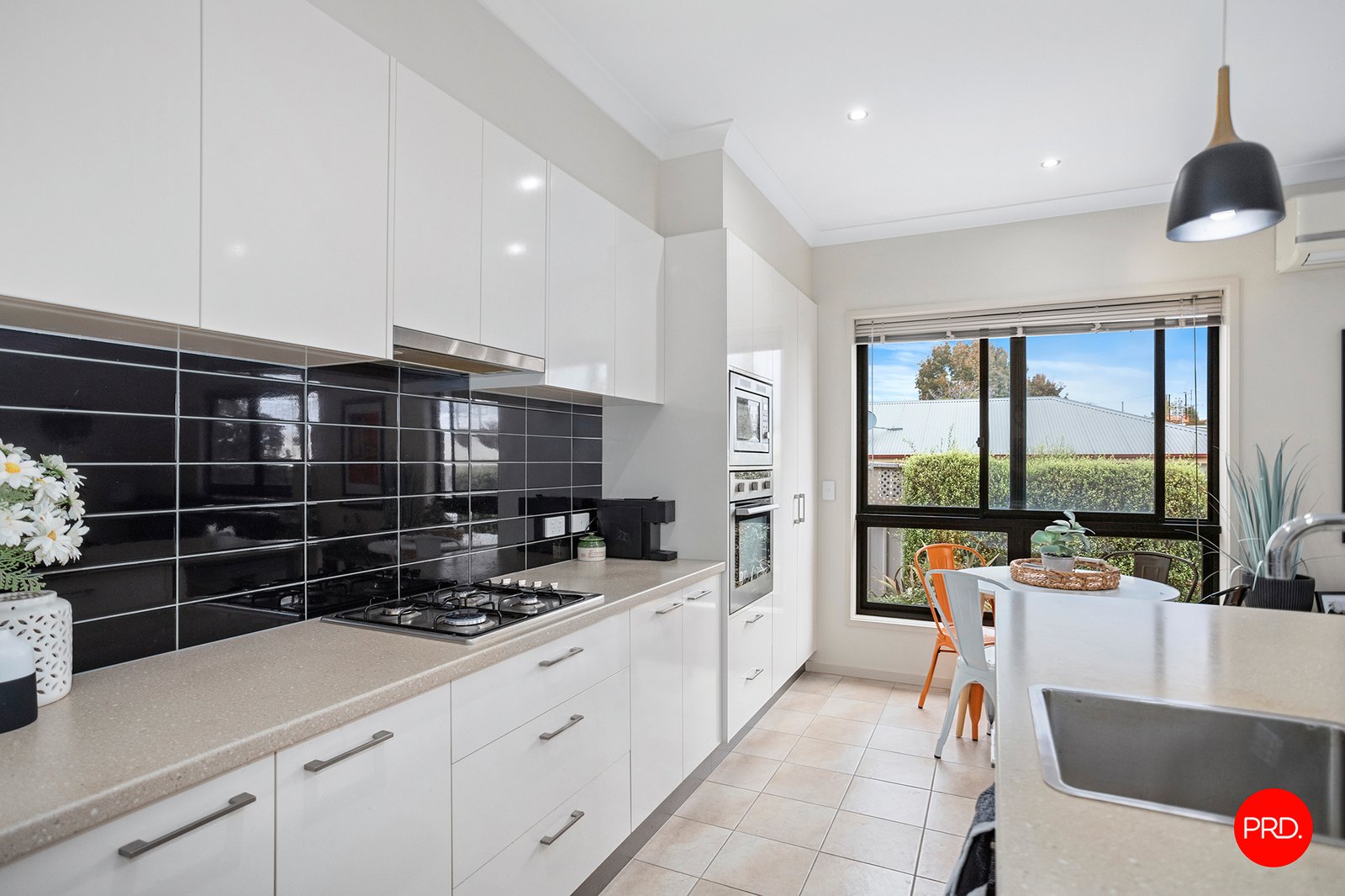 2/71 Allingham Street GOLDEN SQUARE 4