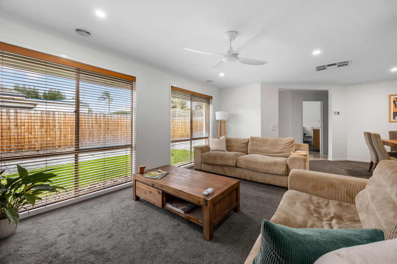 Gallery: 2/71 Embankment Grove