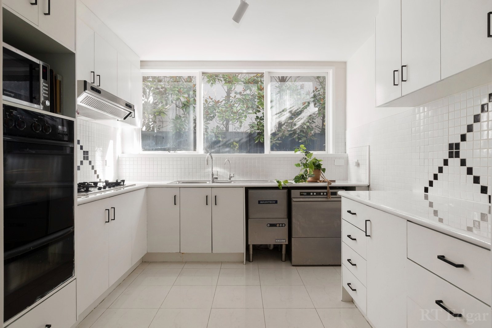 Real Estate and Property in 2/71 Lansell Road, Toorak, VIC