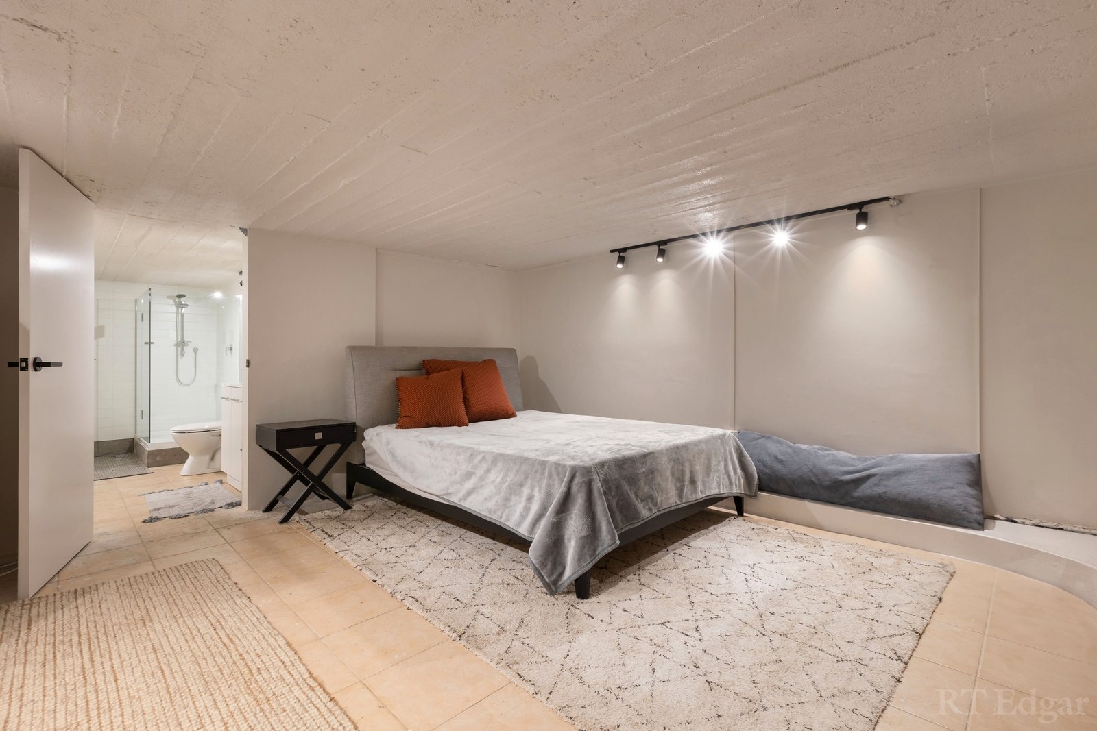 Real Estate and Property in 2/71 Lansell Road, Toorak, VIC