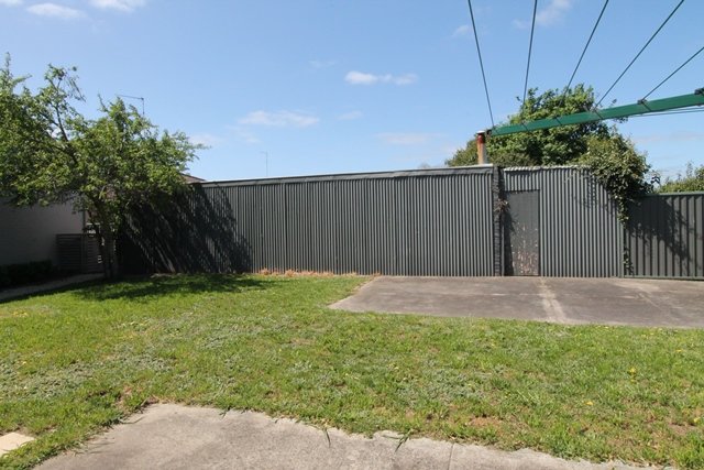 271 Vickers Street SEBASTOPOL 19