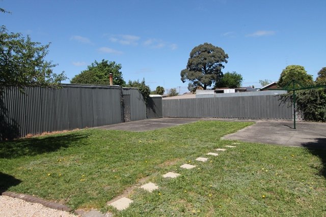 271 Vickers Street SEBASTOPOL 21