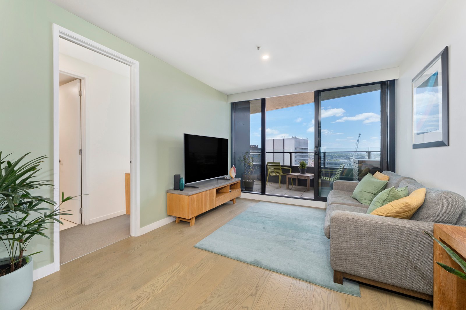 Gallery: 2710/50 Albert Road