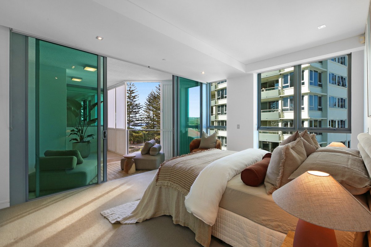 27/106 The Esplanade Burleigh Heads 13