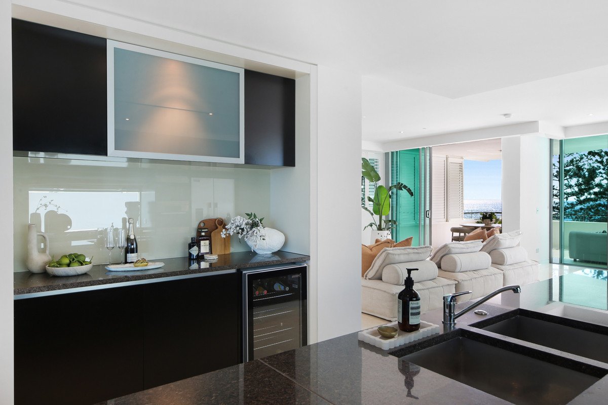 27/106 The Esplanade Burleigh Heads 21