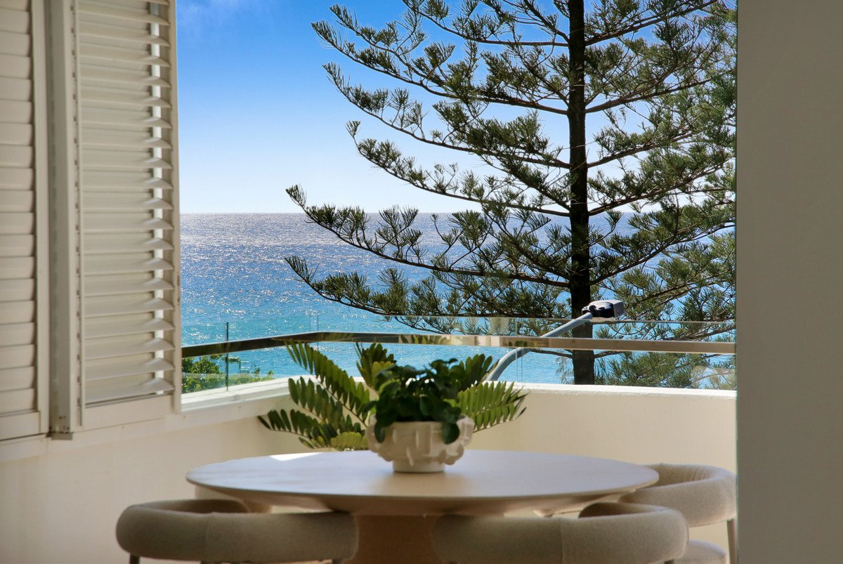 27/106 The Esplanade Burleigh Heads 26