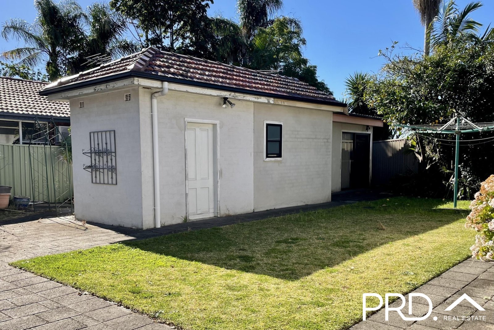 2/711 Henry Lawson Drive EAST HILLS 1