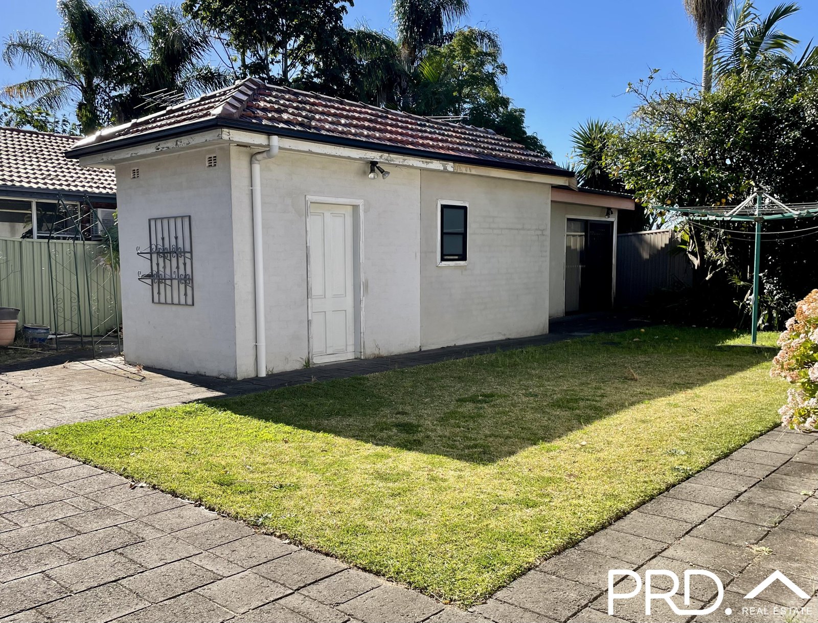 2/711 Henry Lawson Drive EAST HILLS 1